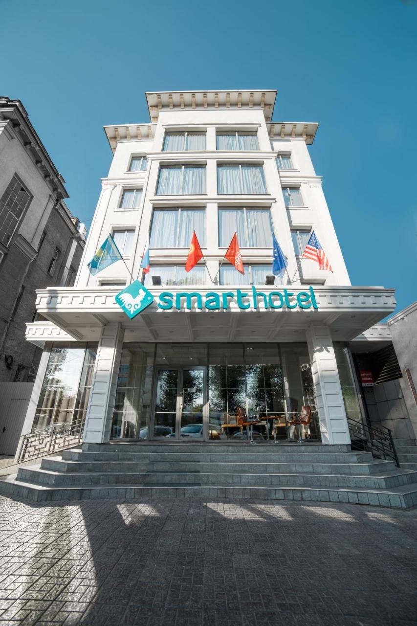 Smart Hotel Bischkek Exterior foto